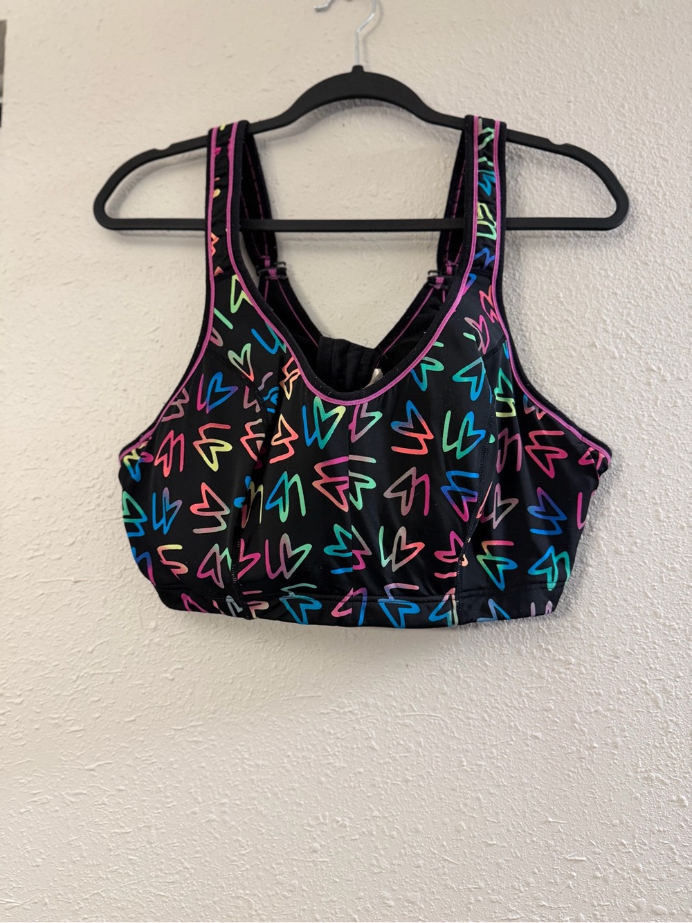 Black Multicolor Heart-Print Racerback Sports Bra